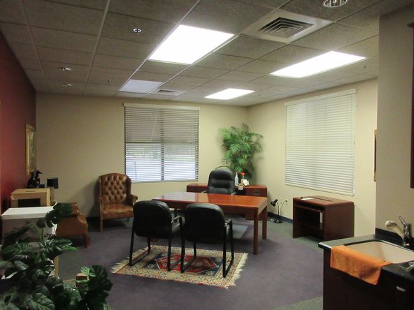 In the News Inc. Industrial Manuf. Flex Building: 8517 Sunstate St, Tampa, FL 33634